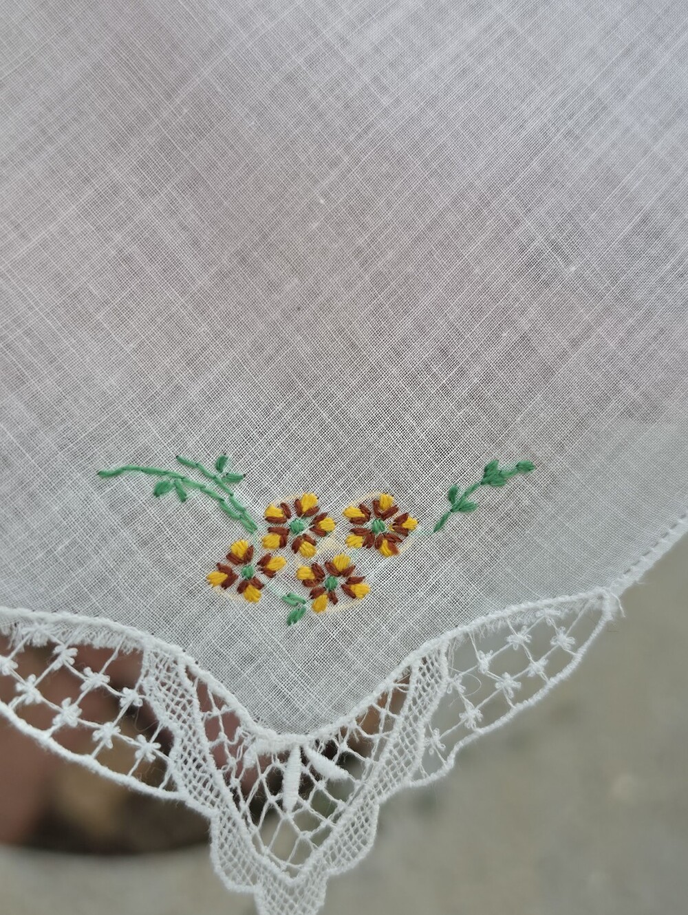 VINTAGE HANDKERCHIEF WITH HAND EMBROIDERED TINY FLOWERS ON SHEER LINEN